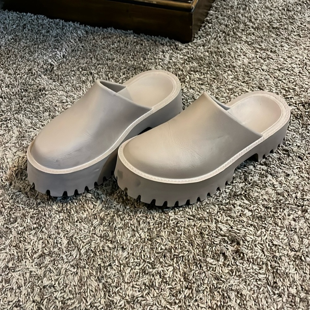 Jeffrey Campbell Women’s Bae Platform Mules